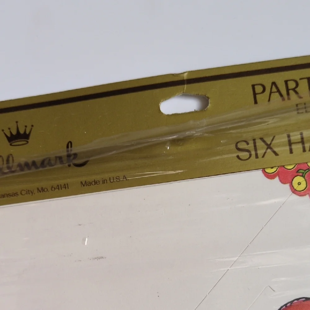 NEW Vintage 70s Hallmark Paper Doll Birthday Party Hats Joan Walsh Angulnd‎ Art